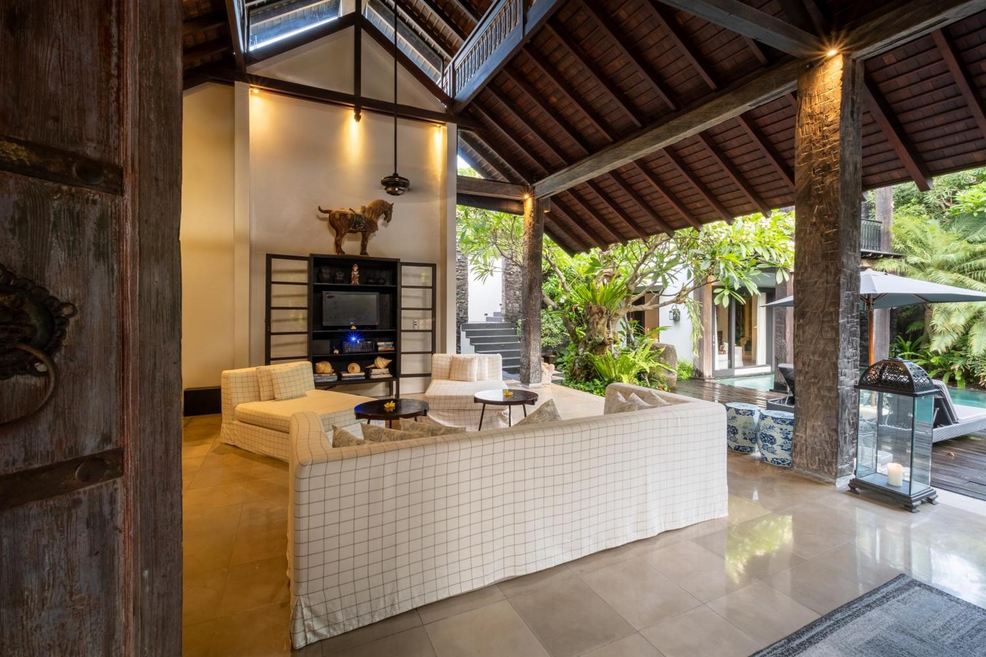 Villa De Suma - Fully Staffed Luxury Villa, Walk To The Beach! Семиняк Екстериор снимка